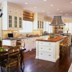 25 Awesome Traditional Kitchen Design