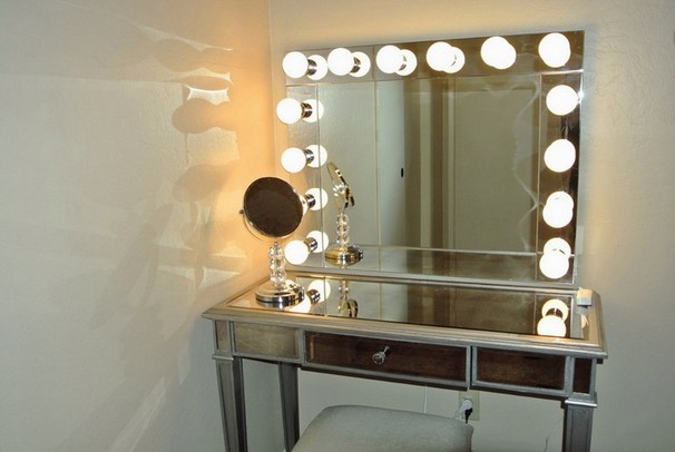 Hollywood lighted make-up mirror