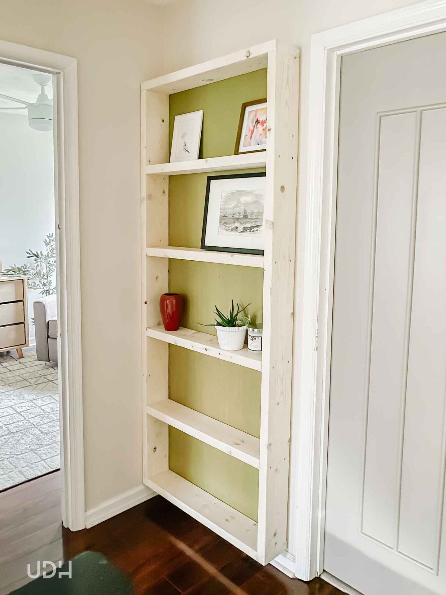 Keep your things organized
with a tall narrow bookcase