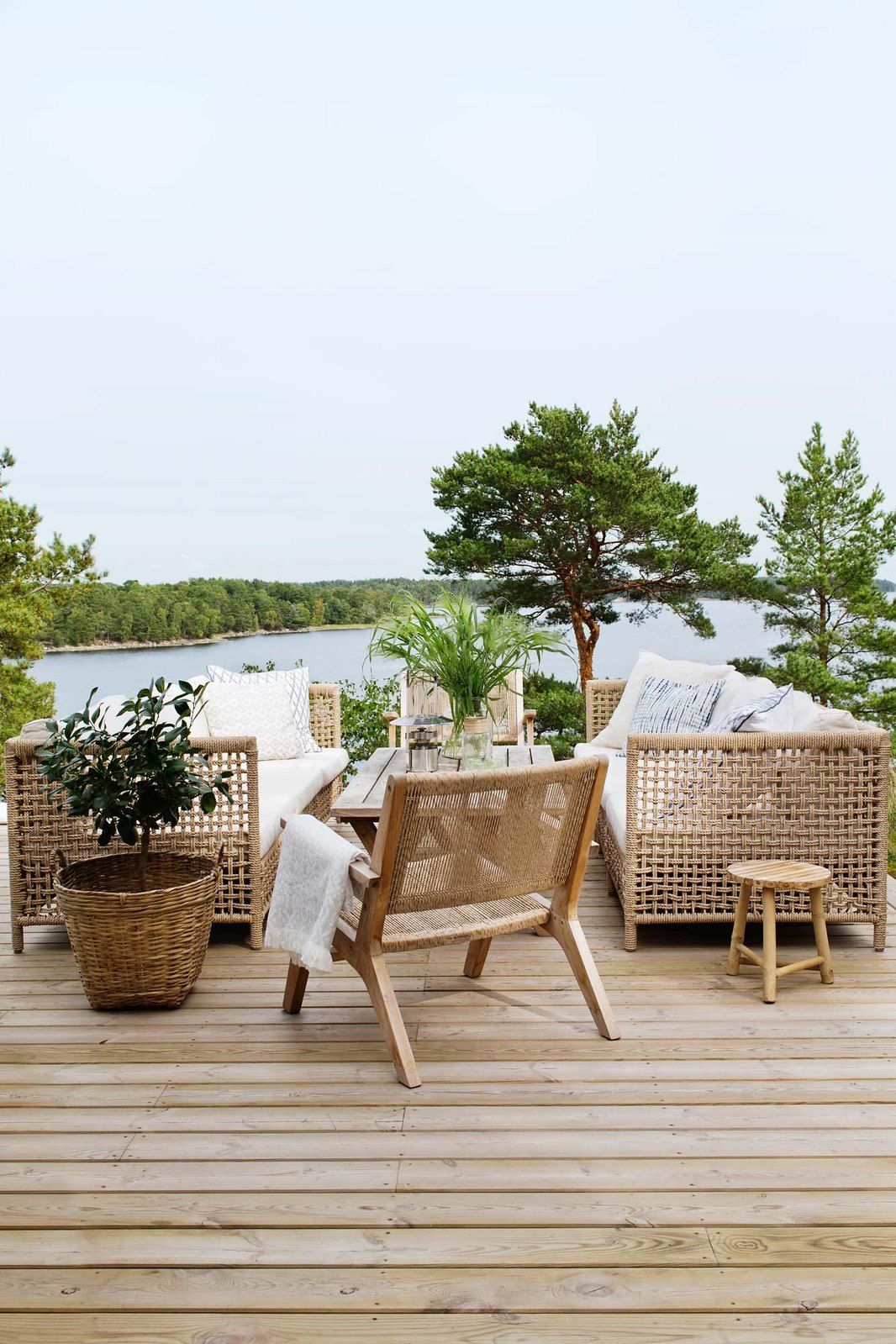 Use Rattan Outdoor Furniture
for your Deck