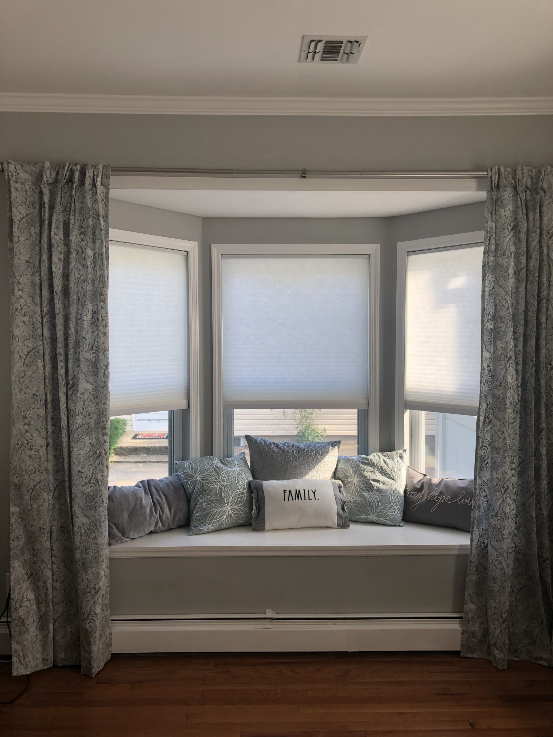 Making your Bay Window with
Bay Window Blinds