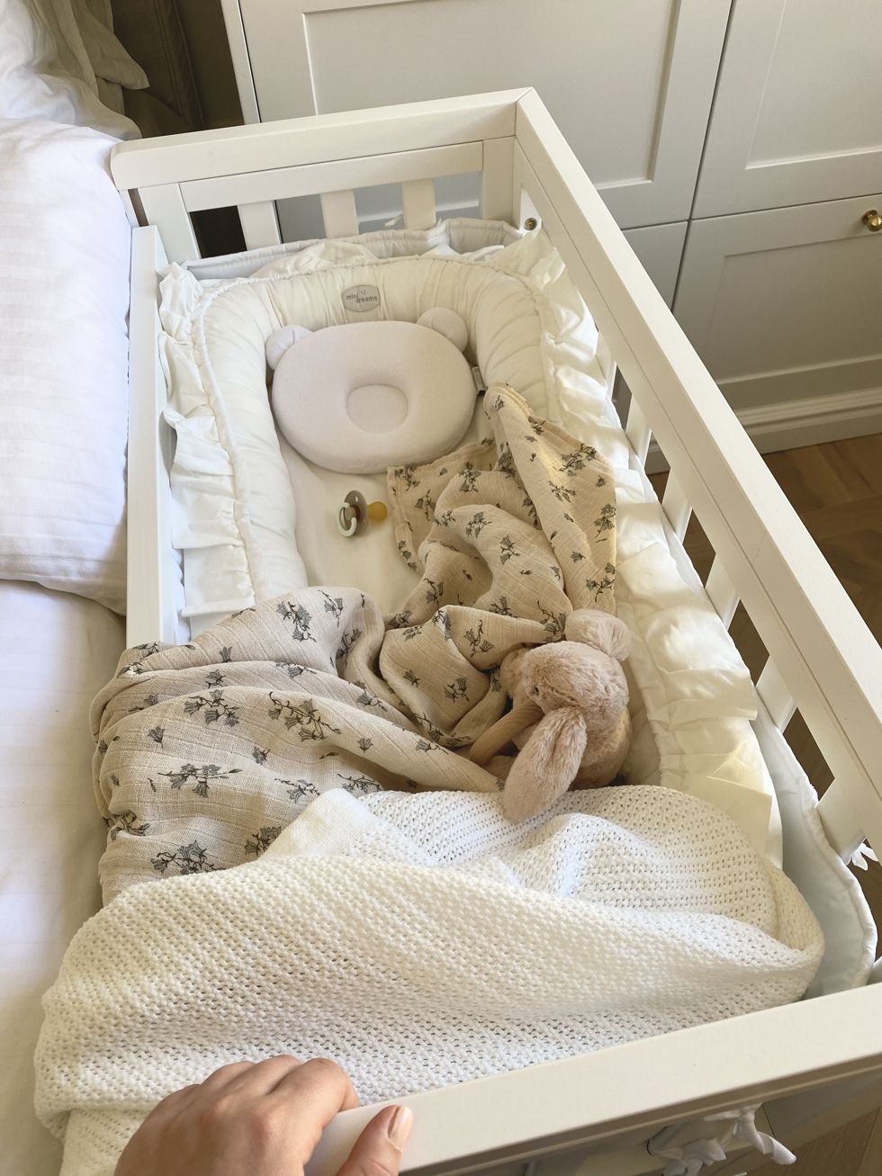 Keeping Your Baby Close to You
in a Comfy Bedside crib