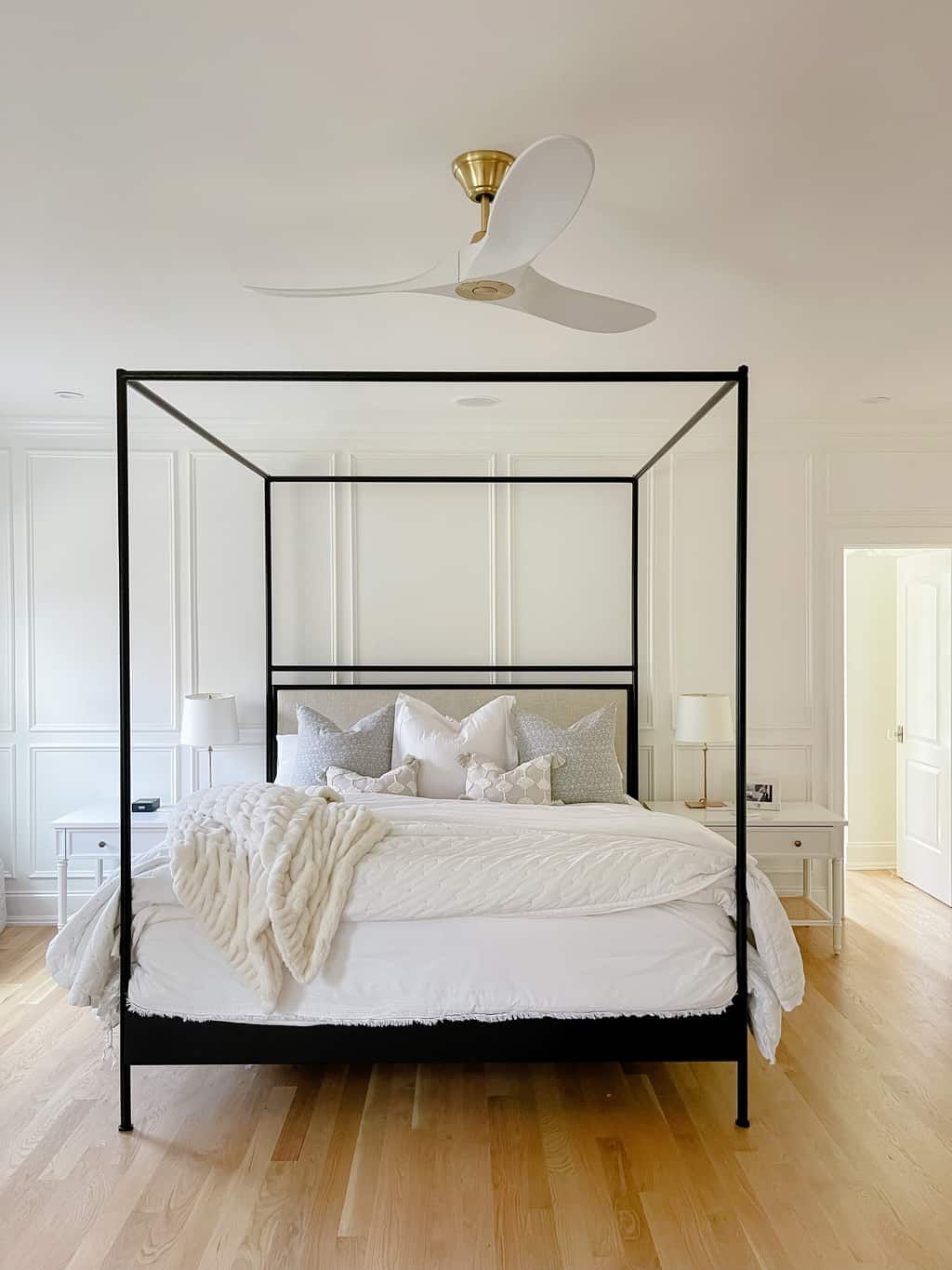 Dreamy Nights: Choosing the Right Black
Canopy Bed