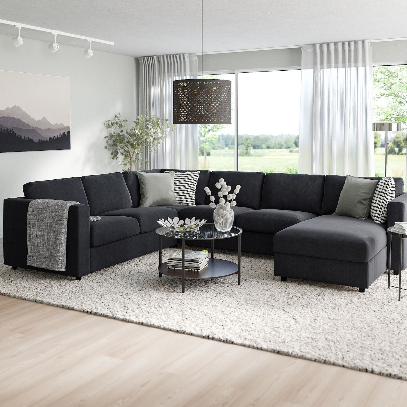 Optimize Your Living Room
Space With A Black Corner Sofa