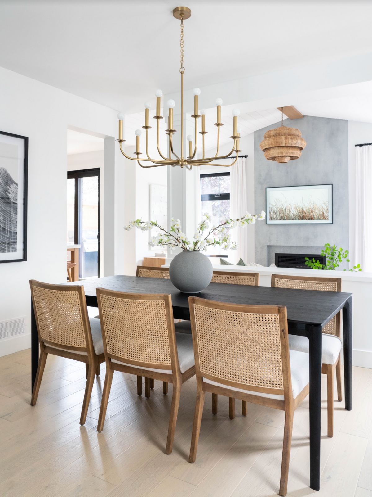 What An Elegance To Have A
Black Dining Table