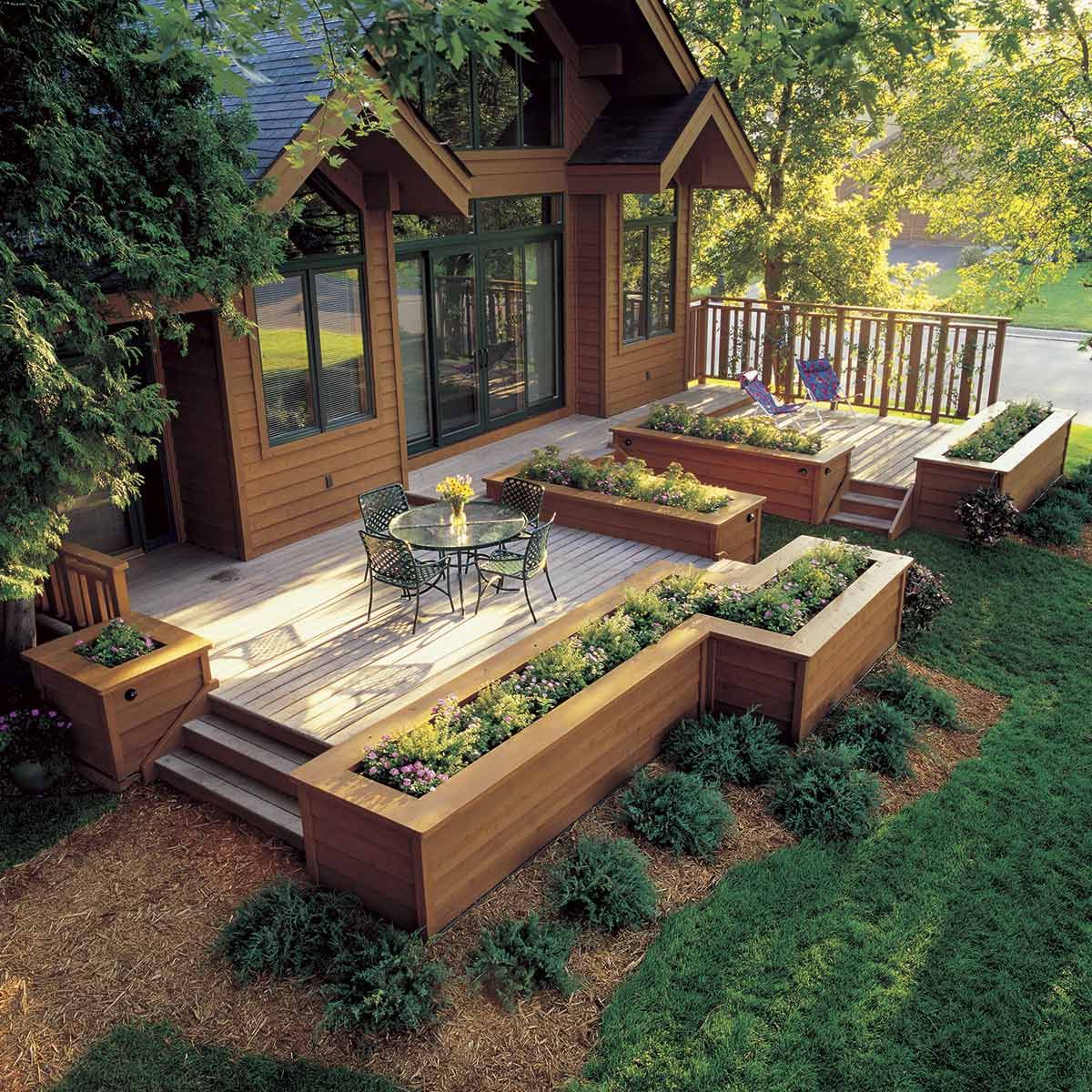 Make the Deck Planters be the
Perfect Blend with your Deck