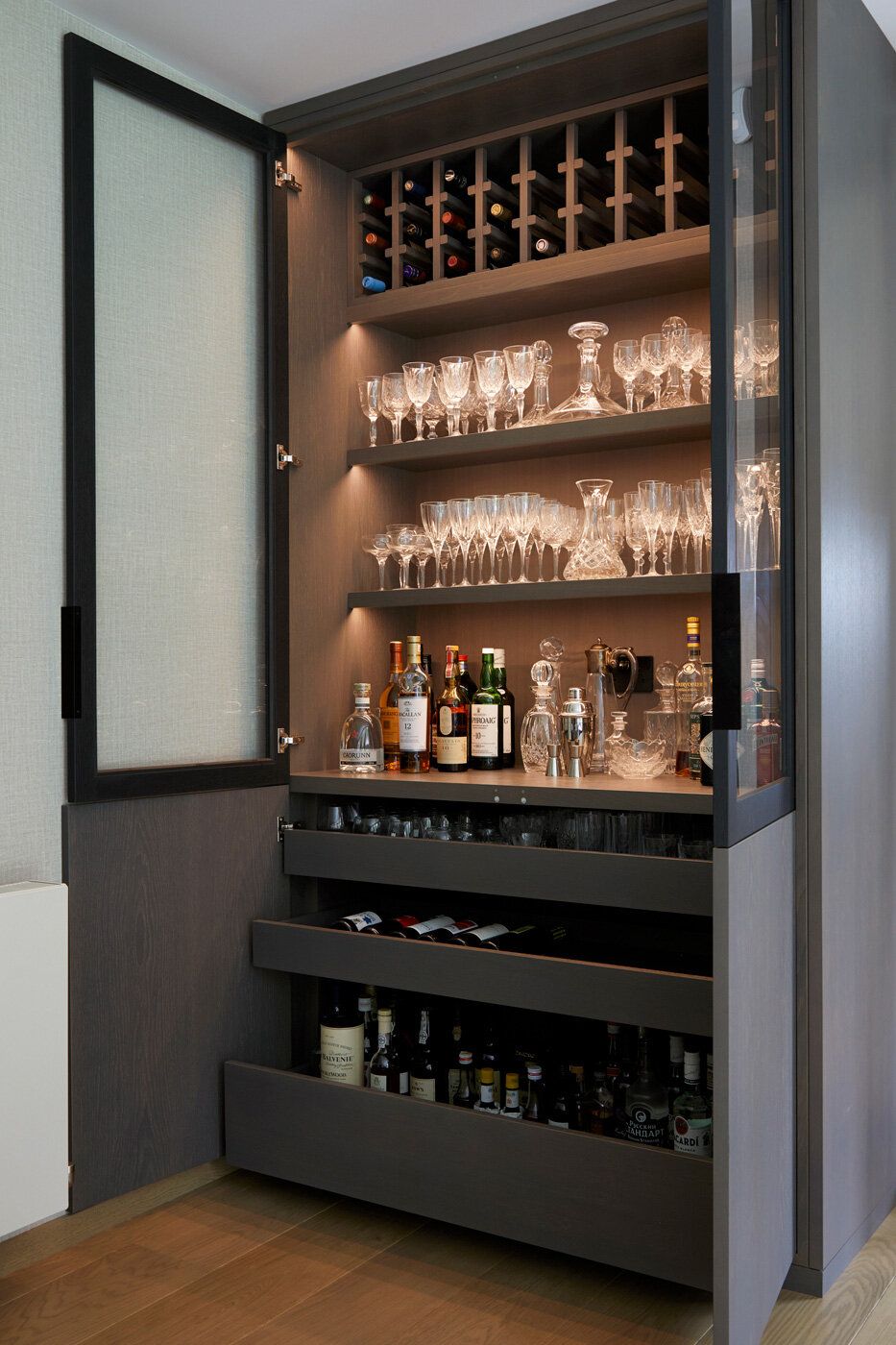 Entertain in Style: Modern Home Bar
Furniture Ideas