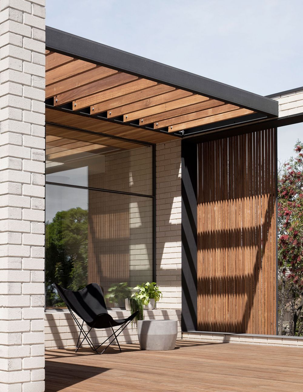 Modern pergola to beautify
your Garden