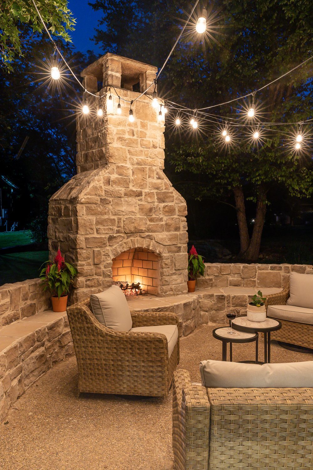 Outdoor fireplace designs –
Give that Touch of class