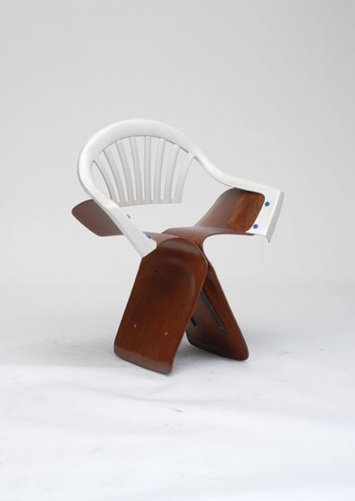 Uses of the plastic outdoor
chairs