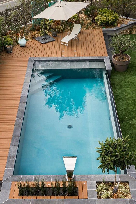 Easy Ways to Build a Pool Deck