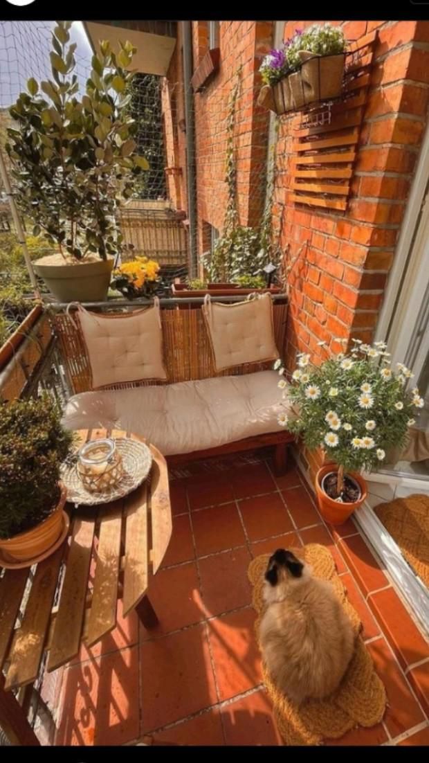 How You Can Arrange Your
Balcony Furniture in a Fantastic Manner