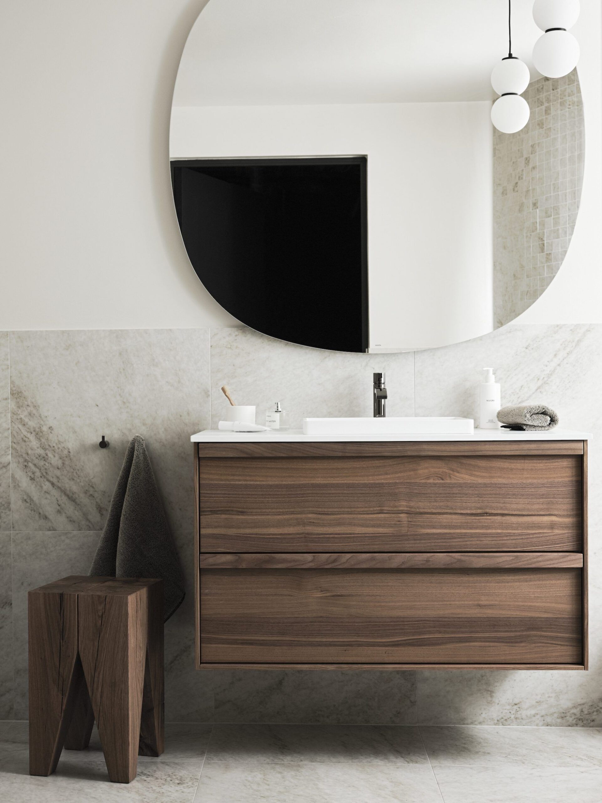 You are the Guru Who Makes the
Right Pick for Bathroom Furniture