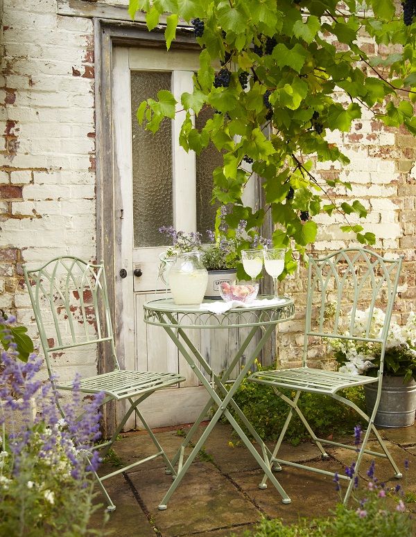 How to Make Bistro Set
Comfortable and Beautiful