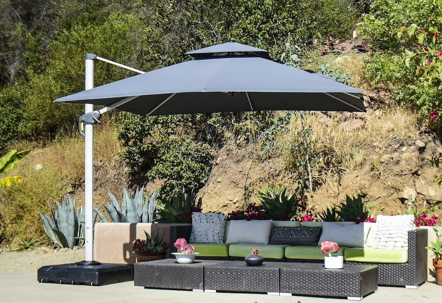 The Bet Cantilever Umbrella
You Need for Your Patio or Swimming Pool