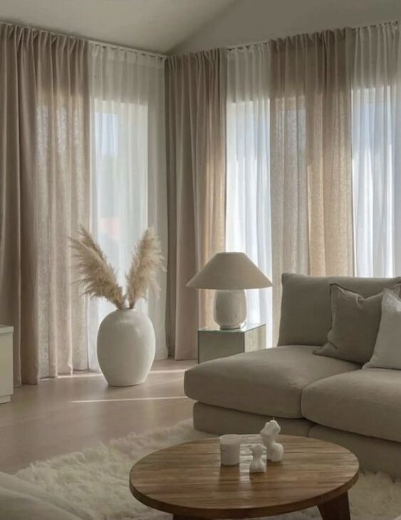 Dress Your Windows: Choosing the Right Curtains for Living Room