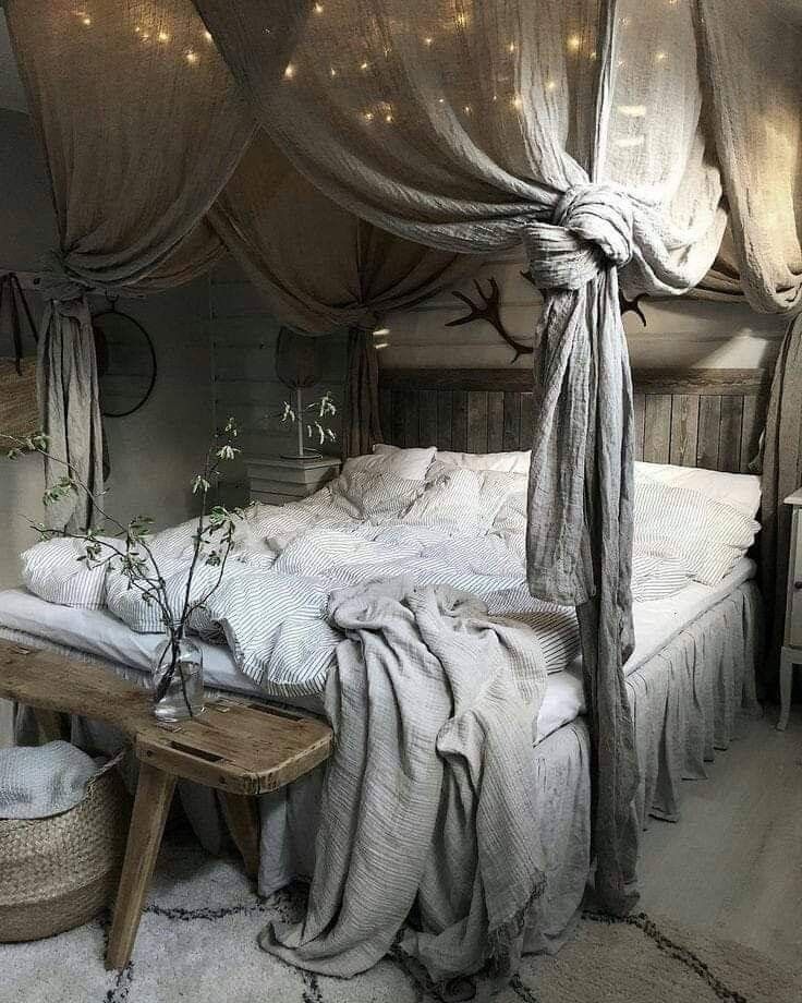 Pristine Four Poster Bed