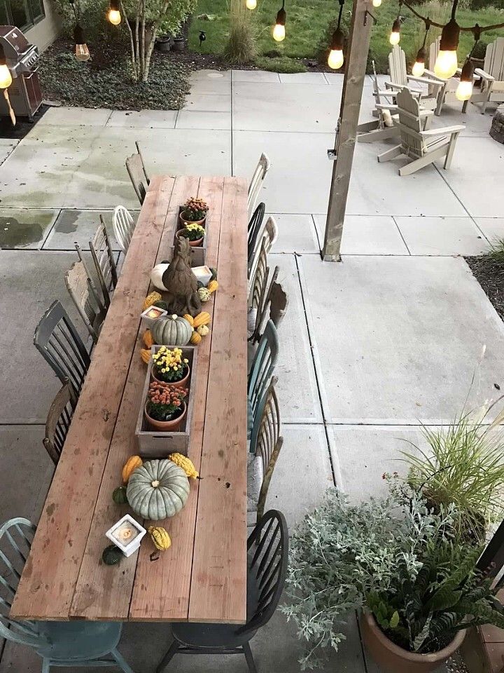 CHOOSING THE BEST OUTDOOR
DINING TABLE FOR YOUR PATIO