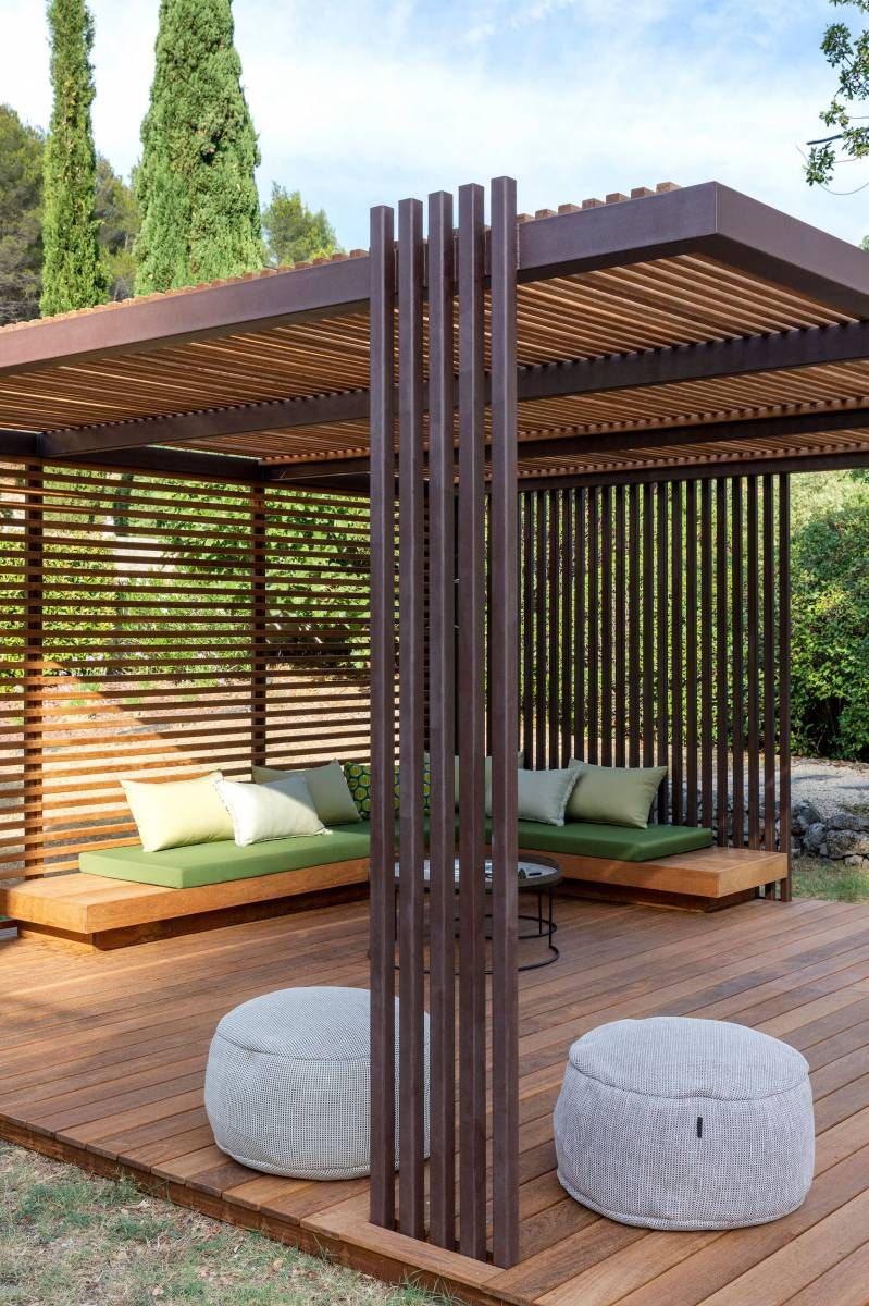 HOW AN OUTDOOR GAZEBO ELEVATES
THE WHOLE SURROUNDINGS OF YOUR HOUSE