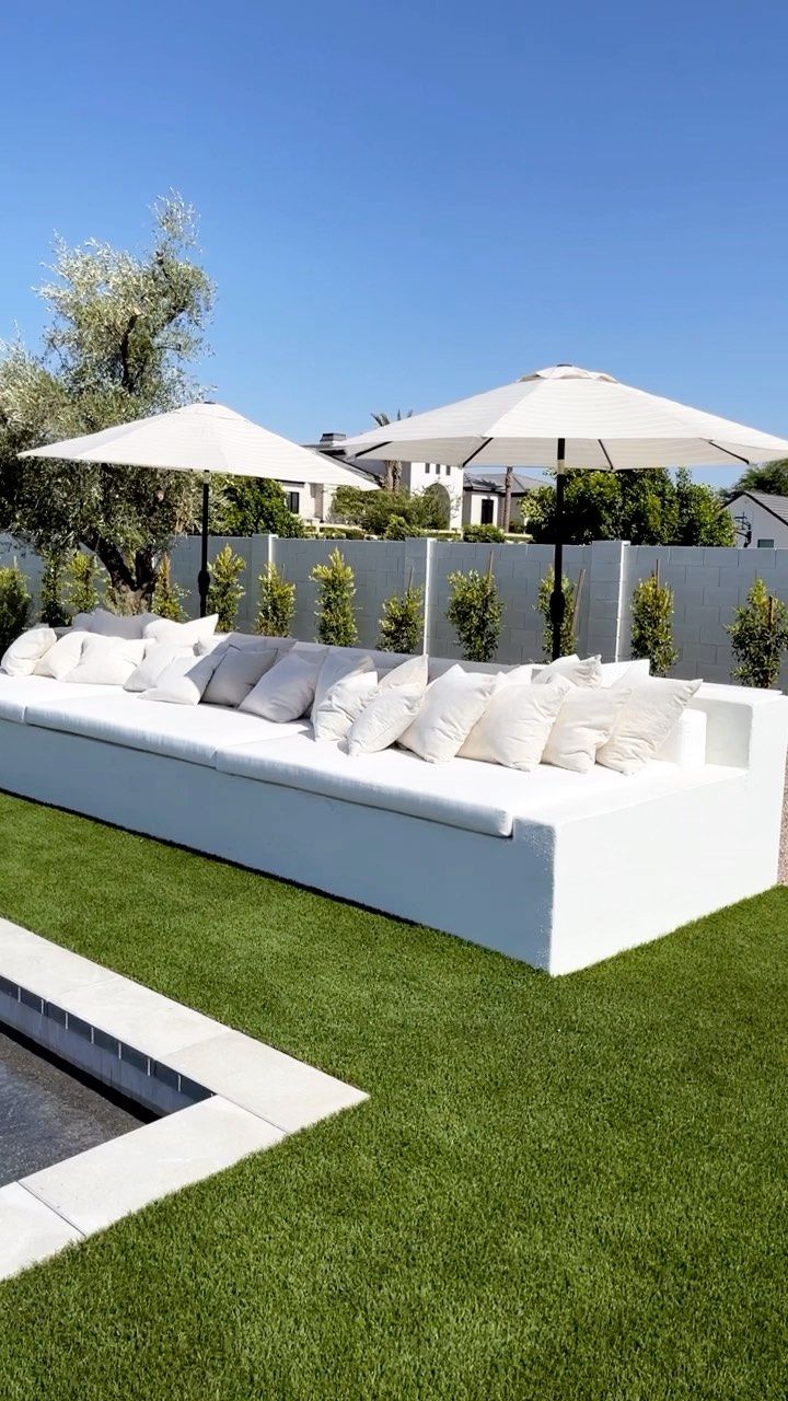 Tips for decorating patio
daybed