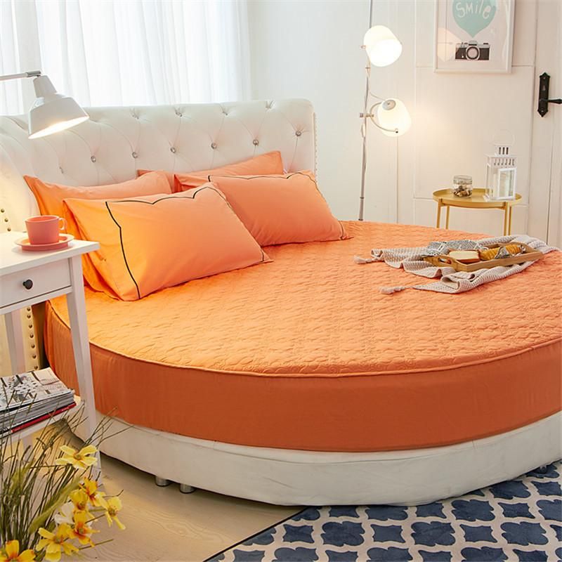 Round bed – unusual and practical