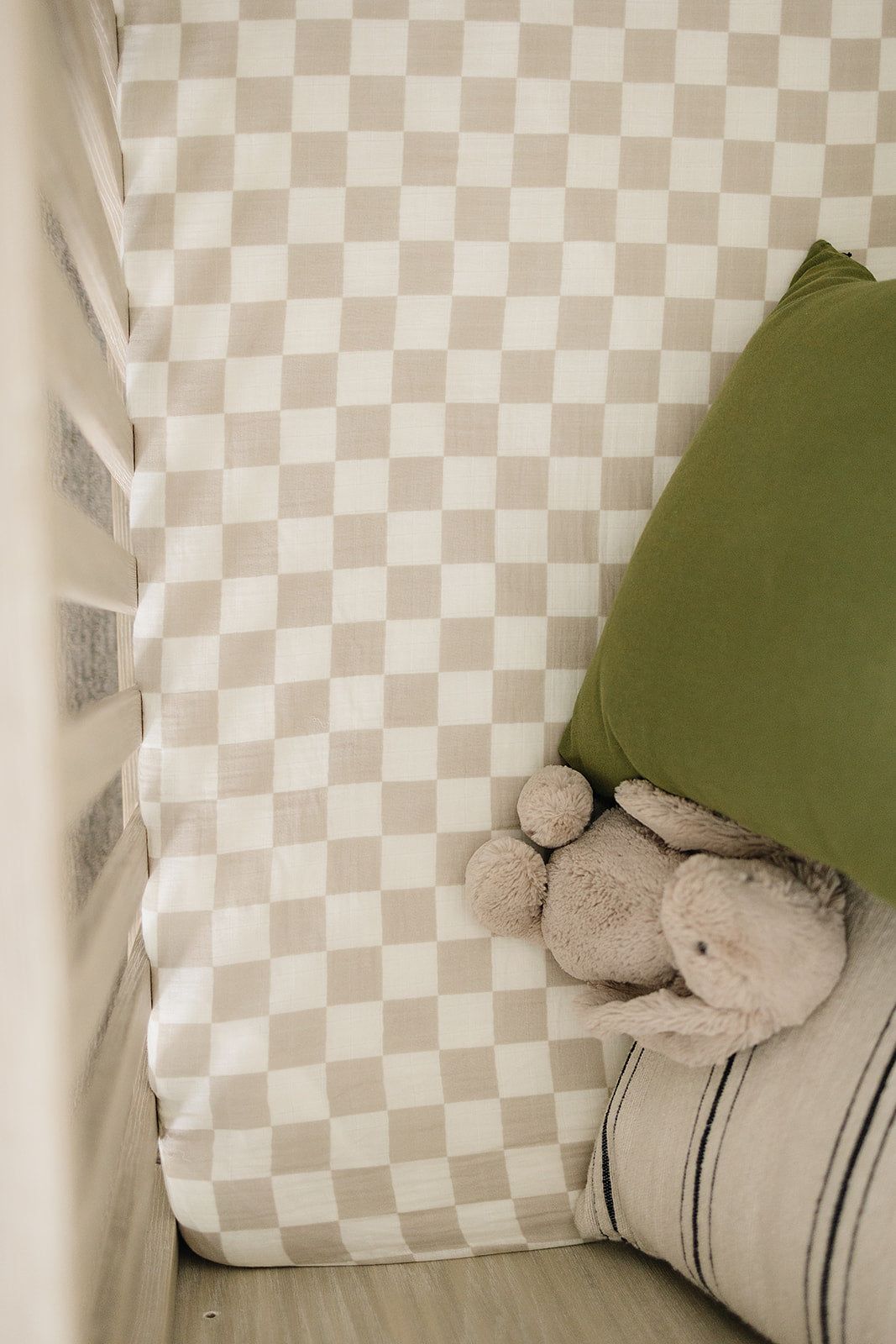 Facts You Need to Know about
Your Baby’s Crib Sheets