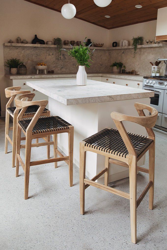 Why You Need Bar Stools with
Backs for Your Kitchen