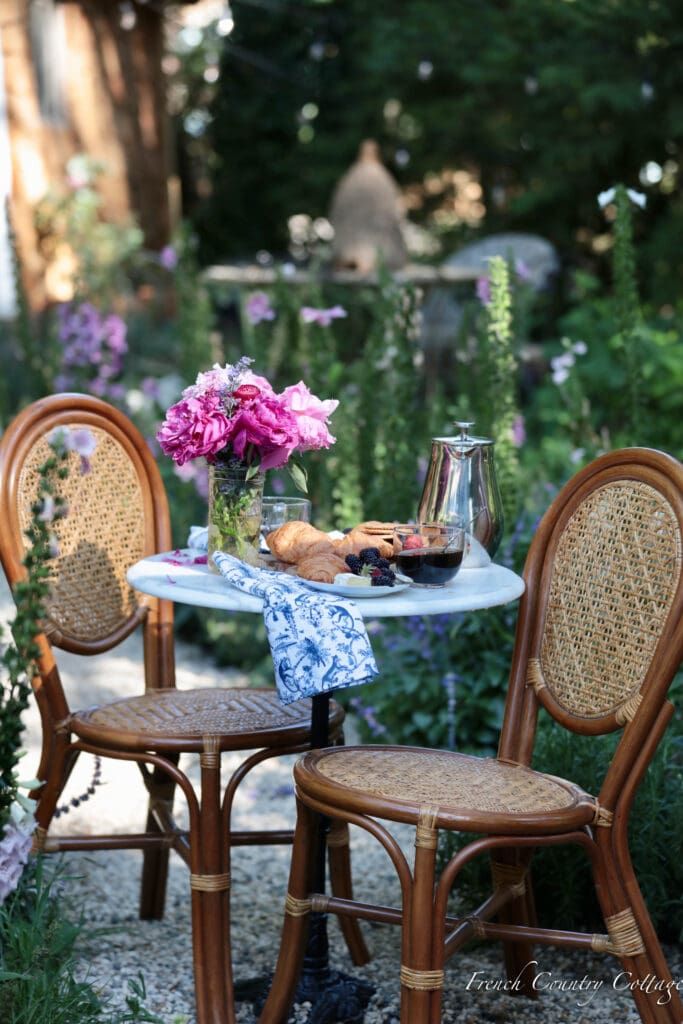 How to Make Bistro Set
Comfortable and Beautiful