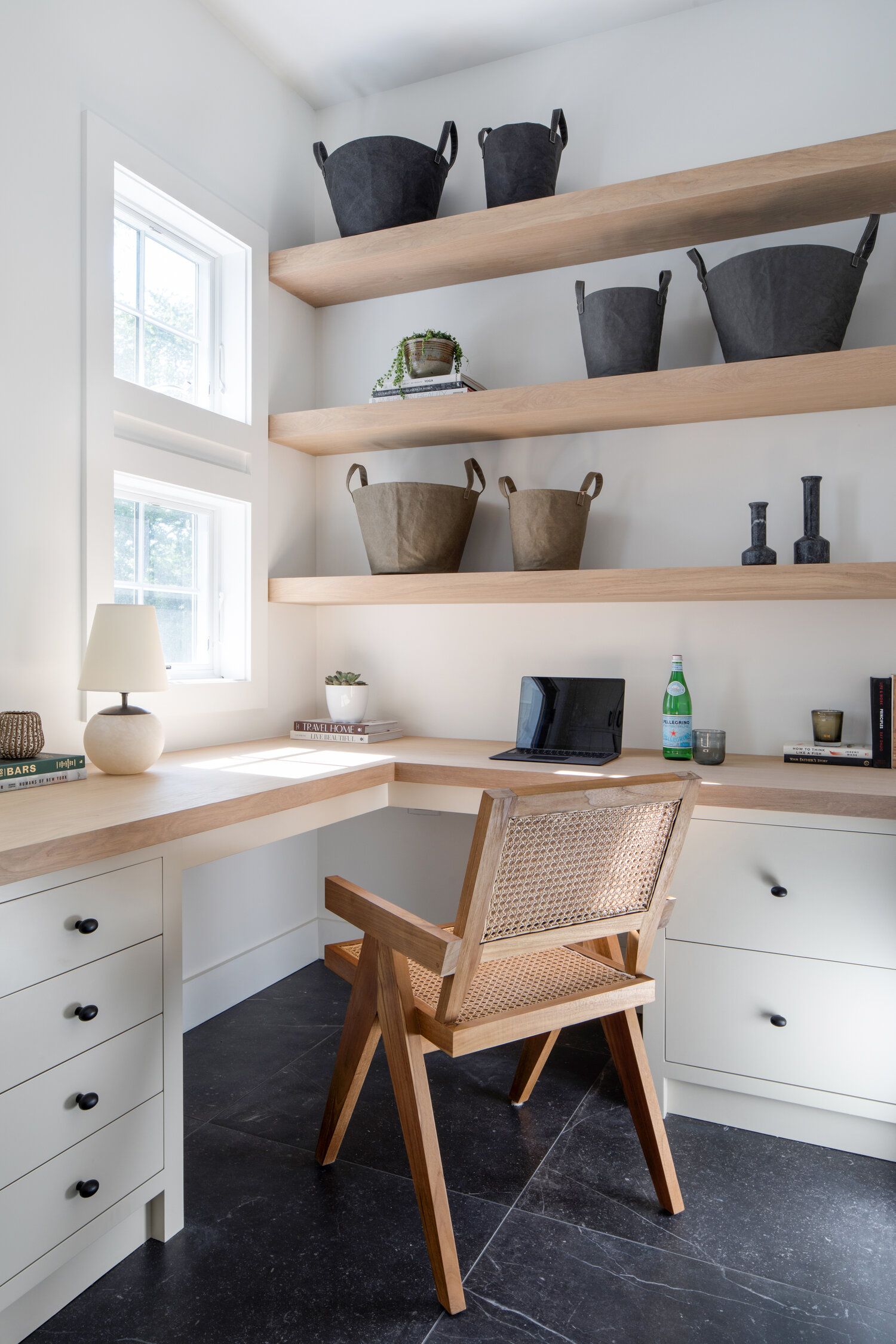 Maximizing Space: Stylish Corner Desk  Options