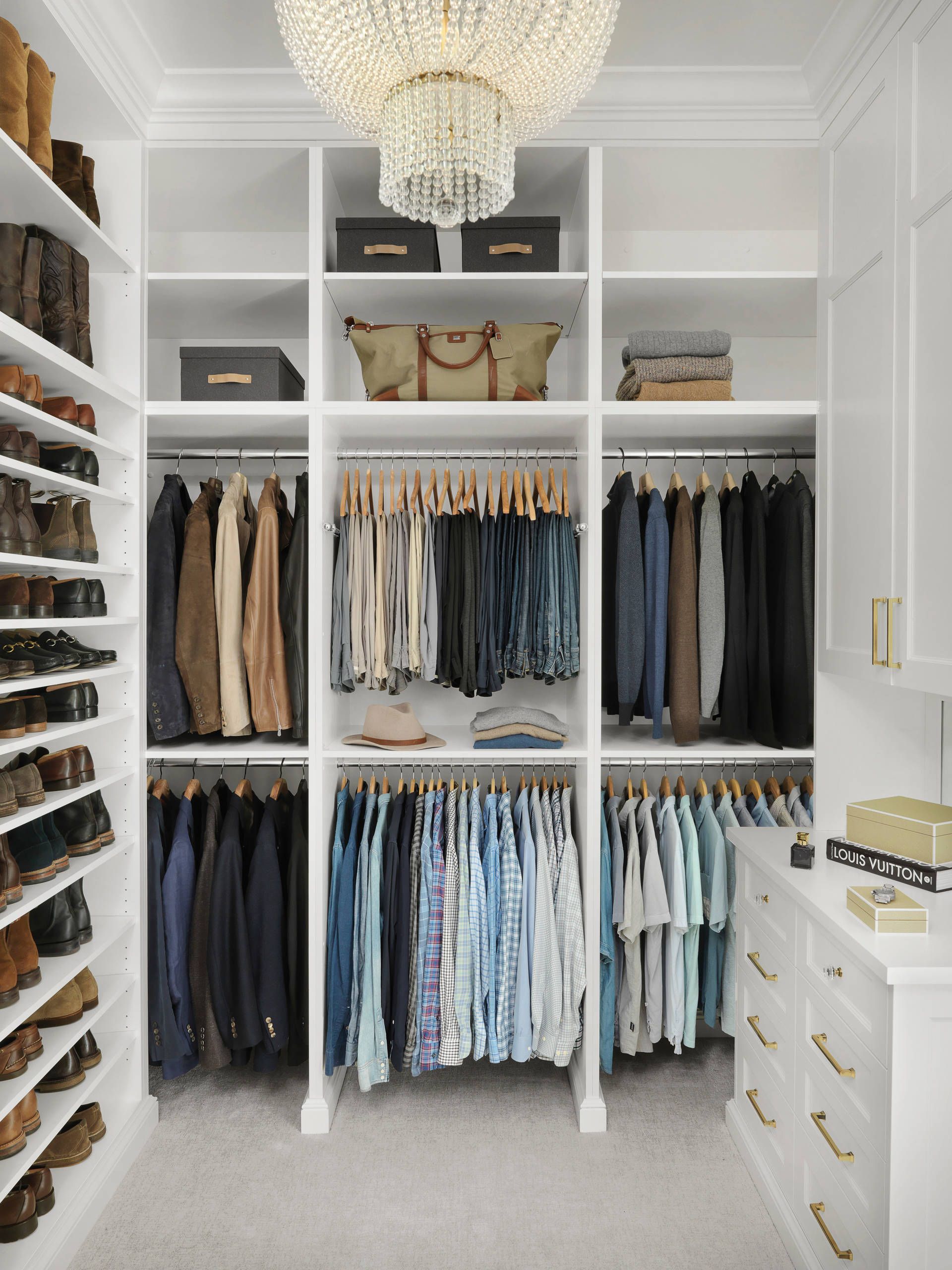 Install The Custom Closet To
Enhance The Great Look