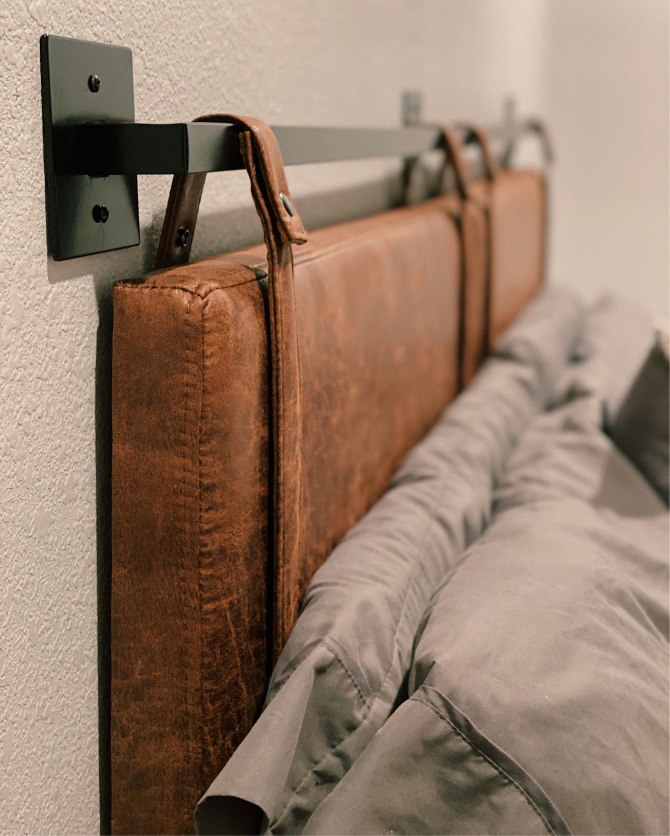 Go Creative in Choosing
Headboards for Your Bed