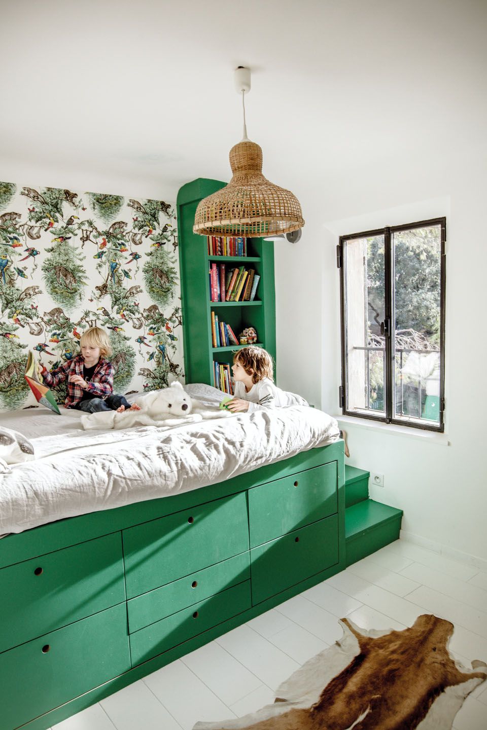 Kids bedroom storage
furniture-Choosing the modern one