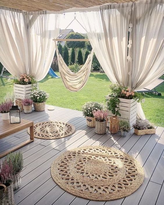 Creating a Picturesquely
Stunning Outdoor Decor