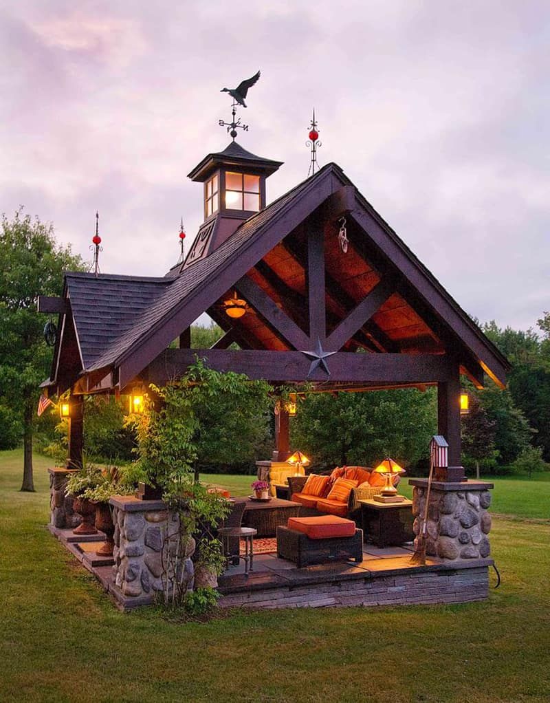 HOW AN OUTDOOR GAZEBO ELEVATES
THE WHOLE SURROUNDINGS OF YOUR HOUSE