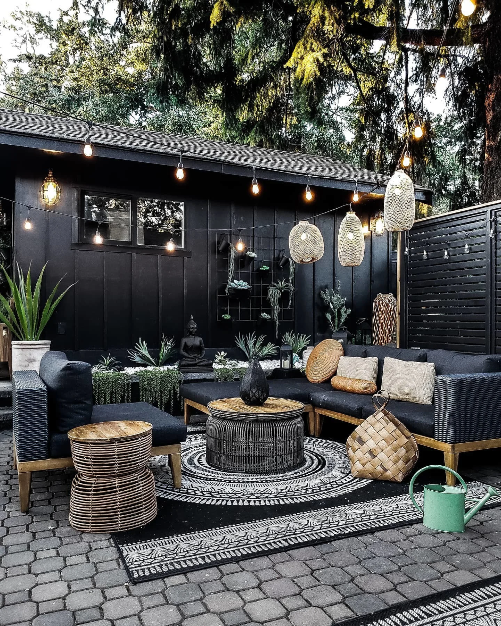 Who is the best supplier of
outdoor sectionals?