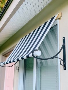 The Essentials of the Outdoor
Window Shades