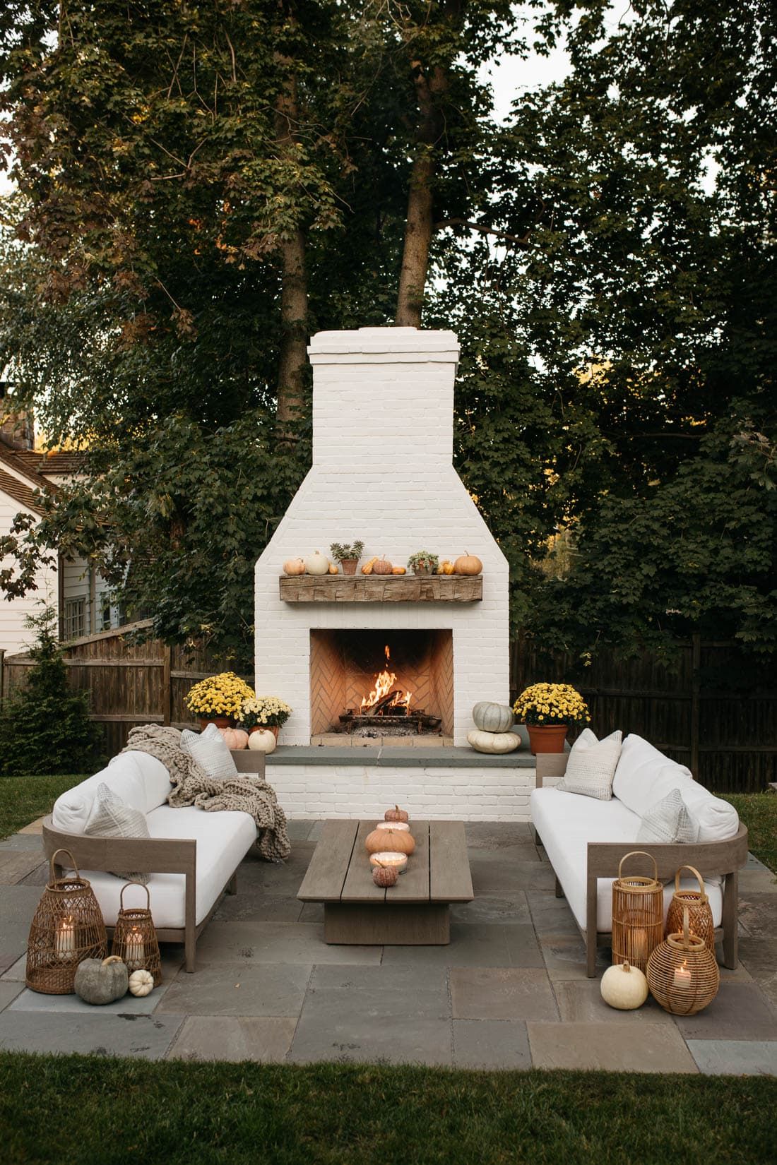 A Suitable Patio Fireplace