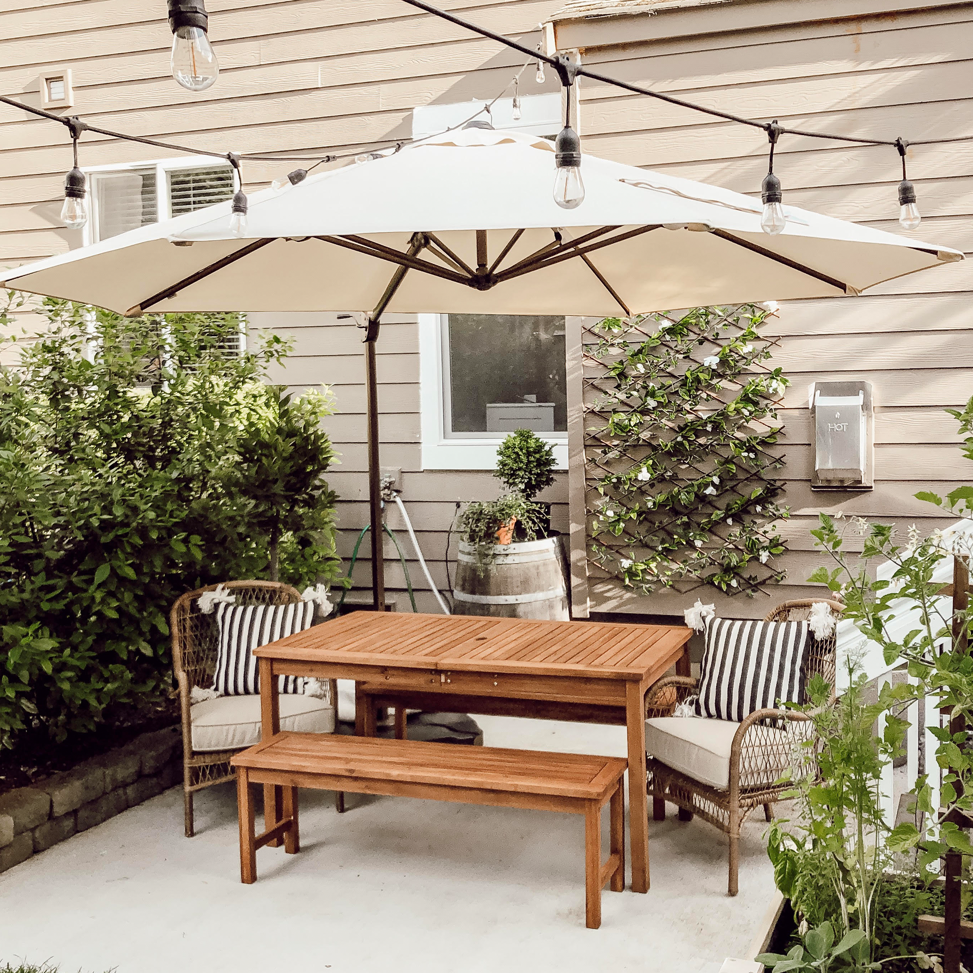 Offset Patio Umbrella for
Shade from Sun