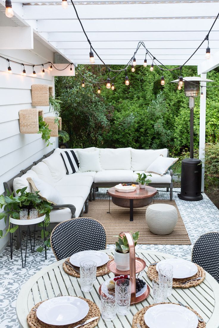 Decorate your Patio with Resin
Patio Furniture