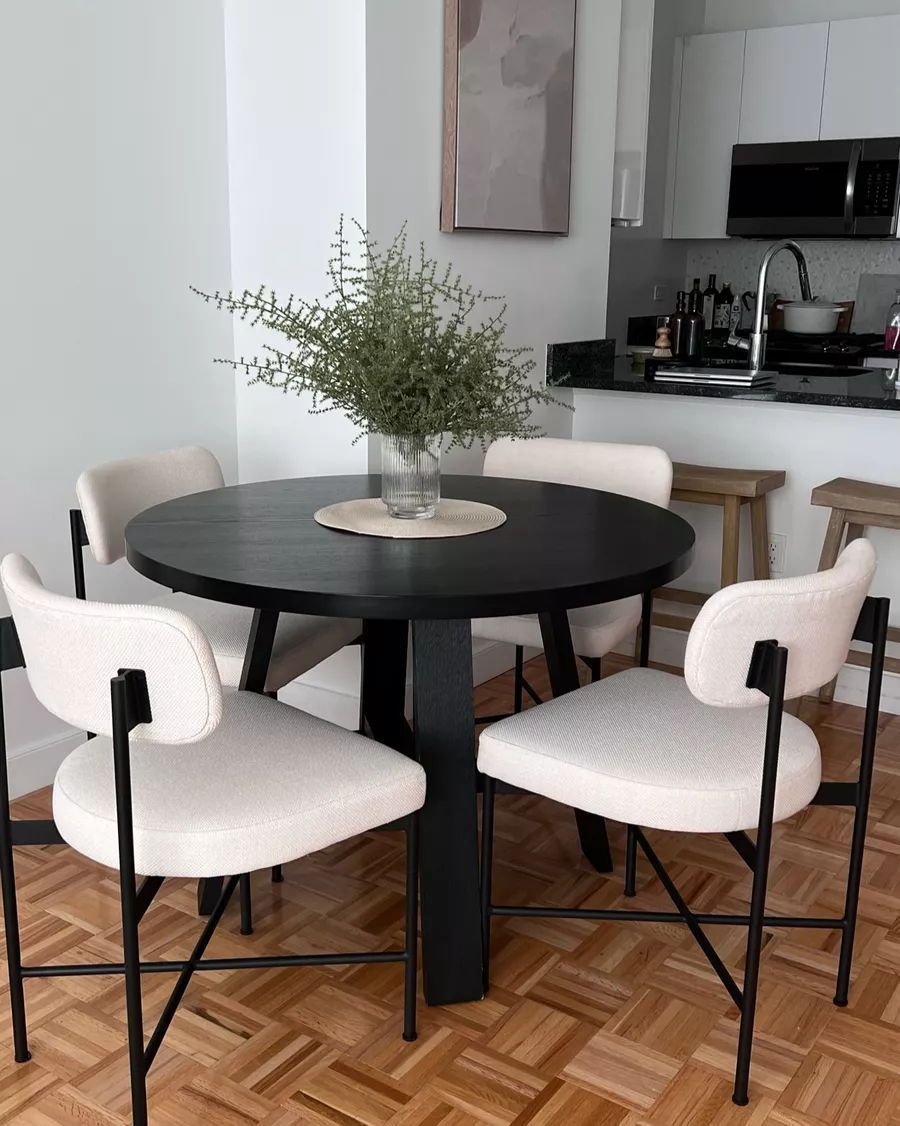 Large advantages of a small dining table