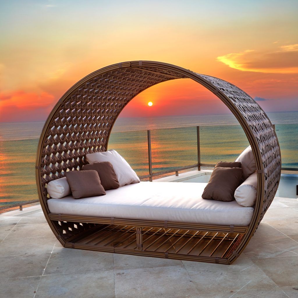 Bringing the Indoors Out: Wicker Garden
Furniture Trends