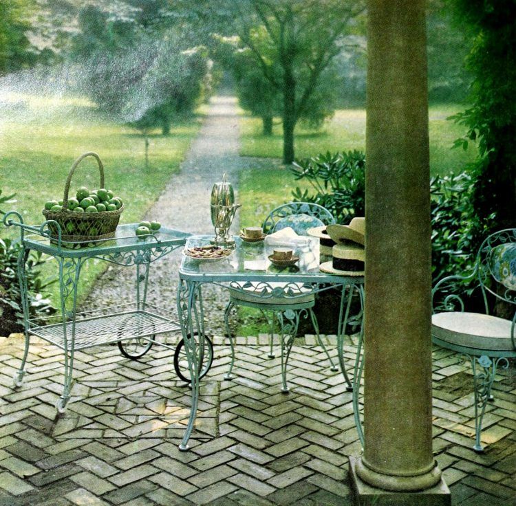 1699722860_wrought-iron-patio-furnitures.jpg