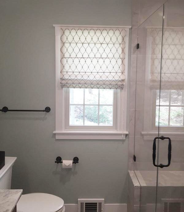 1699723407_bathroom-window-treatments.jpg