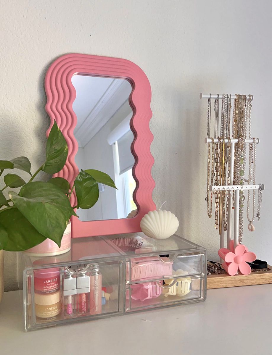 The role of bedroom vanity