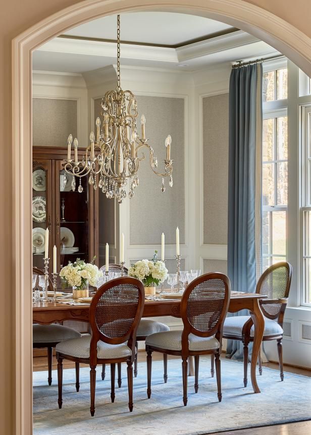 How You Can Choose the Best
Formal Dining Room Sets