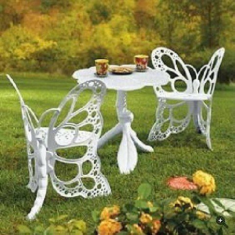 Outdoor Comfort: Relaxing on Garden
Tables and Chairs