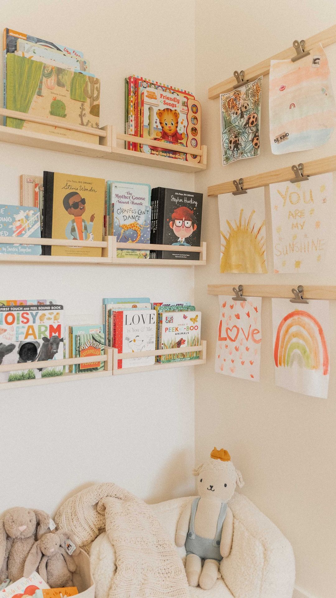 Delight your kids with the
kids storage