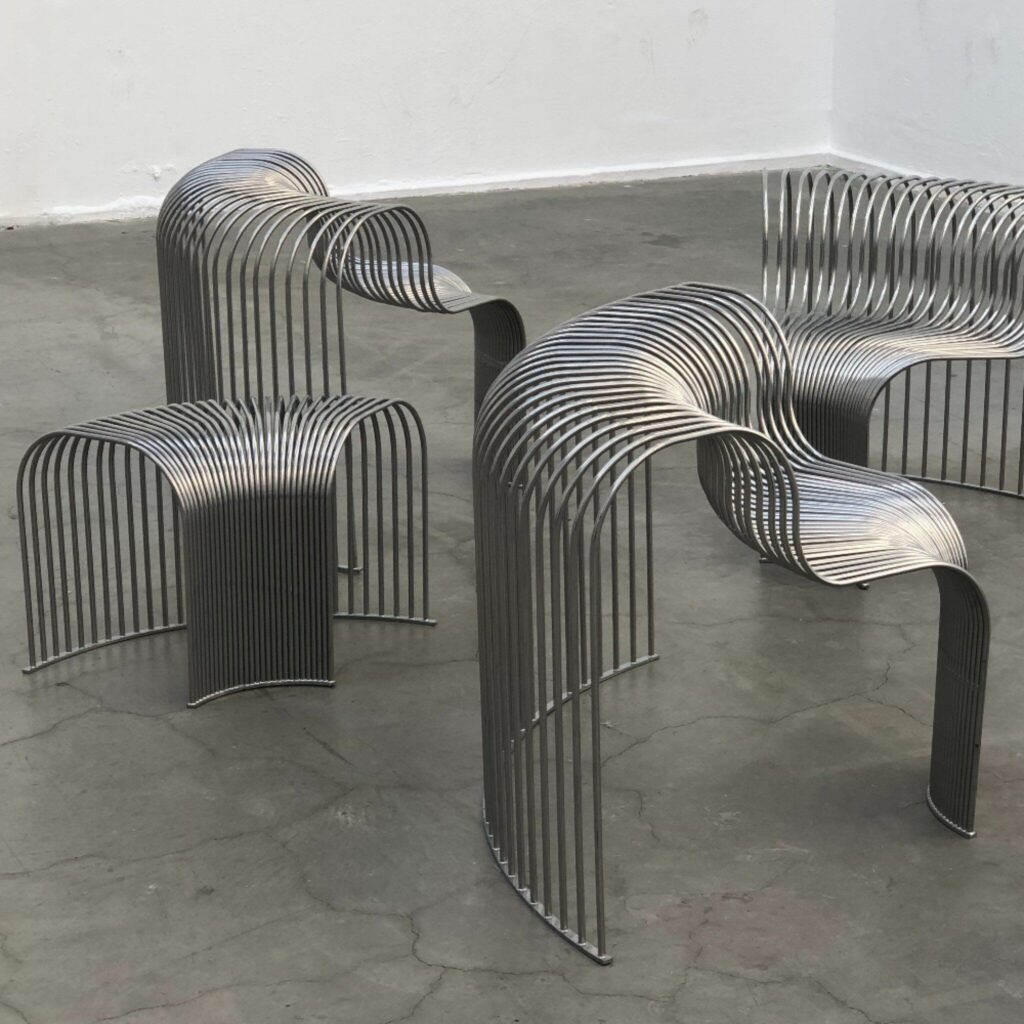 1699726491_Metal-Outdoor-Chairs.jpg