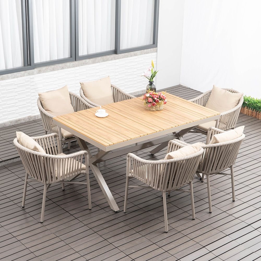 Create Your Favorite Spot Of
Dining In Homes With Outdoor Dining Furniture