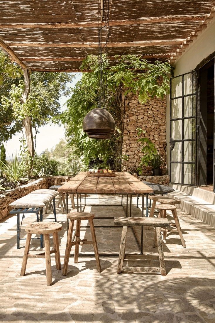 Tips on how to take care of
outdoor rooms